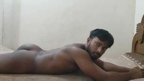 Snapshot of hunky_ariyaan chatting on May 7, 7:19 pm Hunky Ariyaan online show from May 7, 7:19 pm
