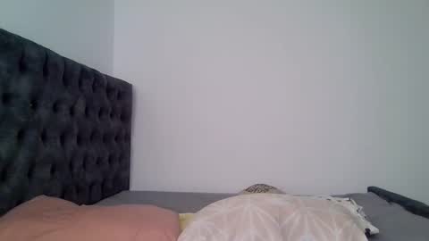 hunny online show from November 19, 12:32 am