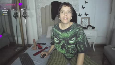 hunter exe  online show from April 18, 3:54 am