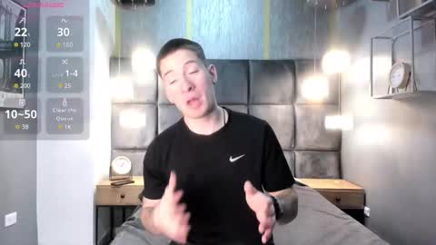 hunterheat_ online show from December 3, 11:52 am