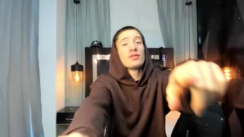 hunterheat_ online show from January 19, 11:25 am