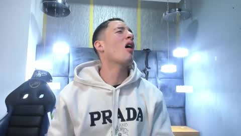 hunterheat_ online show from March 19, 11:58 am