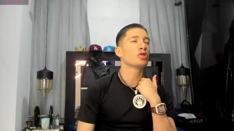 hunterheat_ online show from April 19, 11:53 am