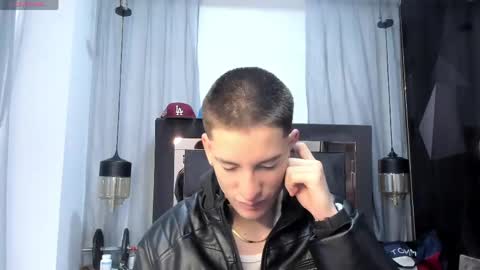 hunterheat_ online show from April 28, 11:59 am