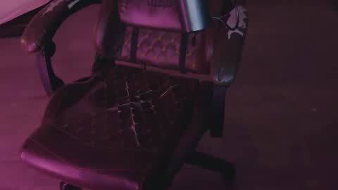 Snapshot of huntersolves chatting on March 22, 2:04 am huntersolves online show from March 22, 2:04 am