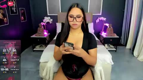 HELLO HANNAH IS BACK online show from August 3, 10:32 am