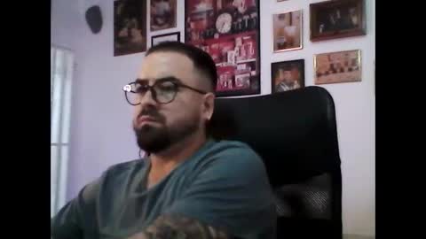 hurtadodirector online show from April 28, 1:15 am