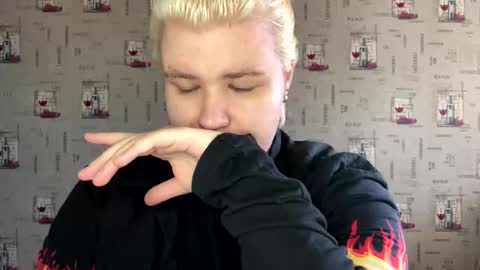 Snapshot of husk_ryan chatting on September 30, 11:26 am Ryan online show from September 30, 11:26 am