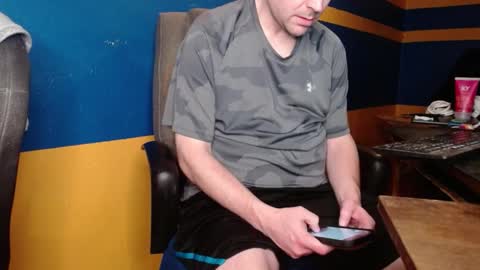 Huskyguy online show from December 16, 4:02 am