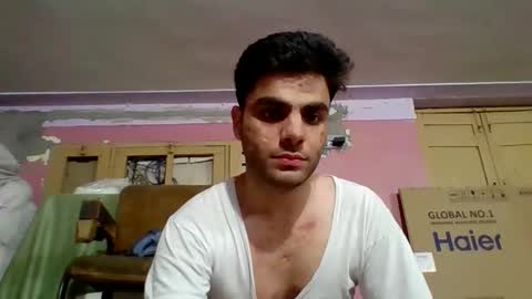 Snapshot of huzaifa654 chatting on November 2, 10:34 pm huzaifa654 online show from November 2, 10:34 pm