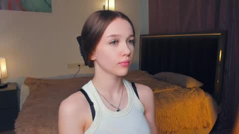 Snapshot of hwadwellingham chatting on May 23, 7:24 am Lily online show from May 23, 7:24 am