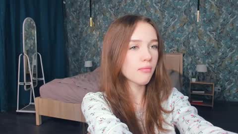 Snapshot of hwadwellingham chatting on June 6, 7:13 am Lily online show from June 6, 7:13 am