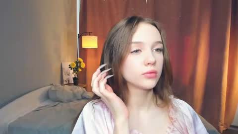 Snapshot of hwadwellingham chatting on June 13, 7:17 am Lily online show from June 13, 7:17 am