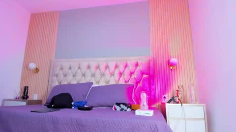 hxxyro online show from April 17, 1:03 pm