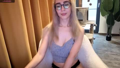 Emma Ava online show from September 29, 6:51 am