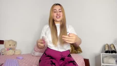 Hyun Joo online show from March 17, 4:10 pm