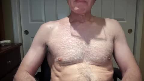 Snapshot of i8bgcq chatting on February 5, 10:33 pm The Talented Mr. DILFy online show from February 5, 10:33 pm