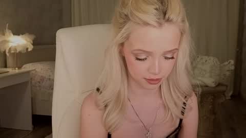 Joselle online show from April 20, 12:35 am