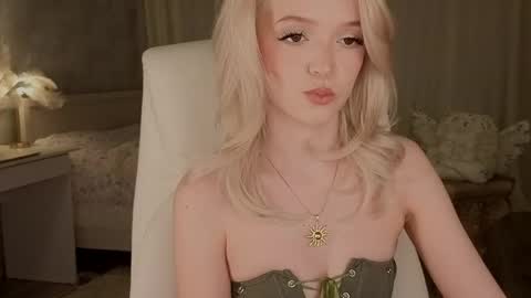 Joselle online show from April 30, 8:57 pm