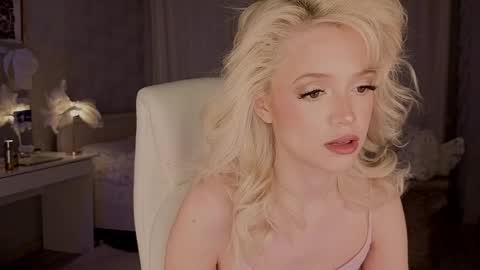 Joselle online show from May 11, 8:06 pm