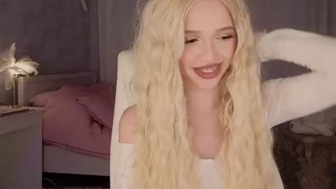 Joselle online show from June 17, 11:38 pm