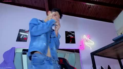 kelvis online show from January 18, 10:08 am