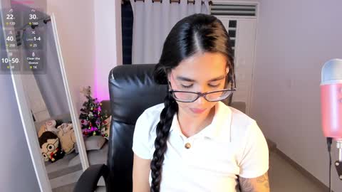 Snapshot of i_babbyyy chatting on January 3, 4:22 am Helloouu im Abigail call me Abi MY NEW SHEDULE IS 1030PM online show from January 3, 4:22 am