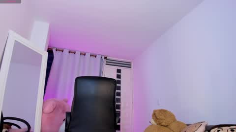 Snapshot of i_babbyyy chatting on February 2, 4:48 am Helloouu im Abigail call me Abi MY NEW SHEDULE IS 1030PM online show from February 2, 4:48 am