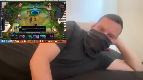 i o ro online show from December 1, 9:48 pm