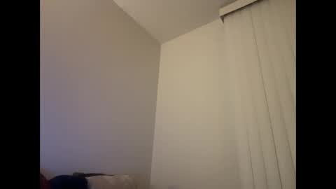 i o ro online show from December 3, 6:15 am