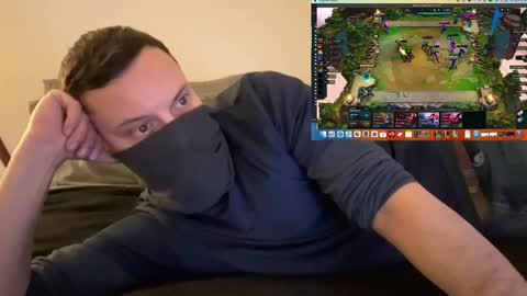 i o ro online show from December 9, 1:18 am