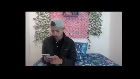 iam_lukas__ online show from September 18, 11:34 am