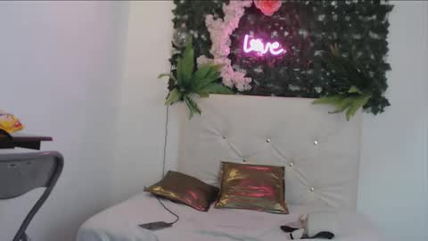 iam_lukas__ online show from September 25, 3:21 am