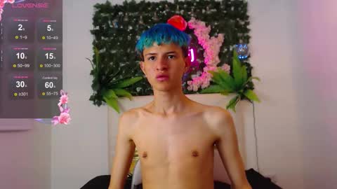 iam_lukas__ online show from October 4, 1:03 am