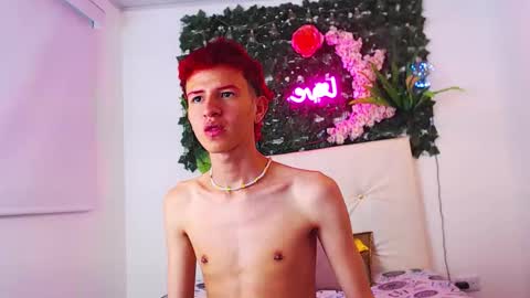 iam_lukas__ online show from October 16, 4:24 am