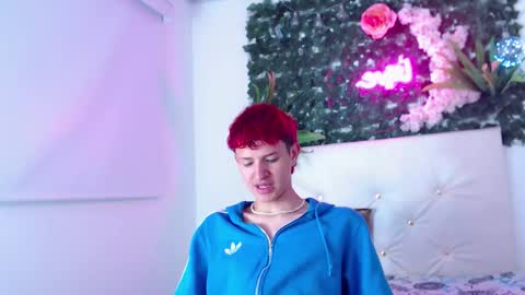 iam_lukas__ online show from October 31, 4:13 am