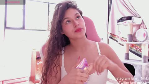 Snapshot of iam_nikki chatting on December 17, 4:43 pm On instagram Imm NikkiHelp me reach 100 likes online show from December 17, 4:43 pm