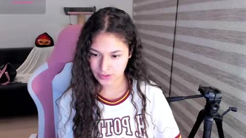 Snapshot of iam_nikki chatting on September 22, 12:56 am On instagram Imm NikkiHelp me reach 100 likes online show from September 22, 12:56 am