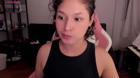 Snapshot of iam_nikki chatting on December 5, 12:41 am On instagram Imm NikkiHelp me reach 100 likes online show from December 5, 12:41 am