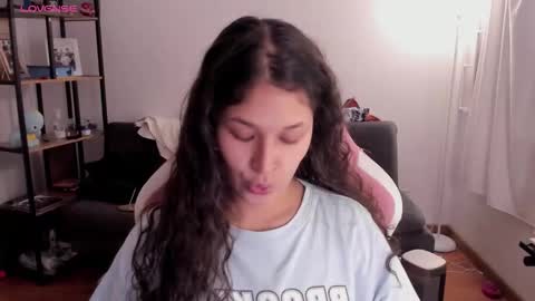 Snapshot of iam_nikki chatting on December 14, 12:05 am On instagram Imm NikkiHelp me reach 100 likes online show from December 14, 12:05 am