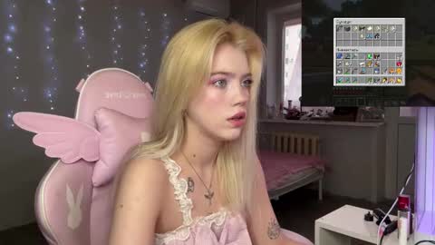 Cassie  STREAMS HERE EVERYDAY online show from February 25, 1:43 pm