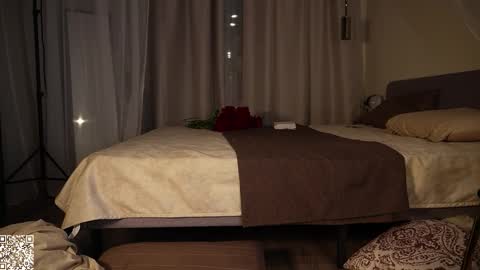 Claire online show from December 19, 6:15 pm