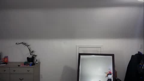 Crystal online show from November 30, 3:27 pm