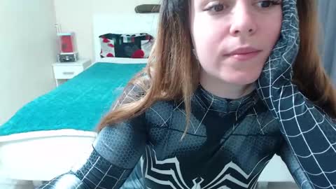 Snapshot of iamdaddyissues chatting on January 31, 11:35 am Alice online show from January 31, 11:35 am