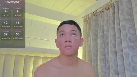 Juliiiiian online show from February 4, 1:59 pm