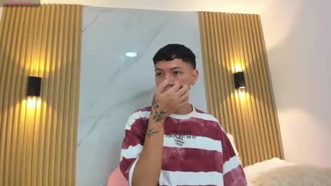 Juliiiiian online show from February 18, 11:22 am