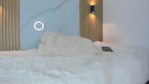 Juliiiiian online show from February 18, 2:27 pm