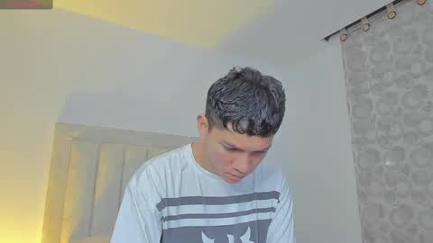 Juliiiiian online show from March 9, 10:52 am