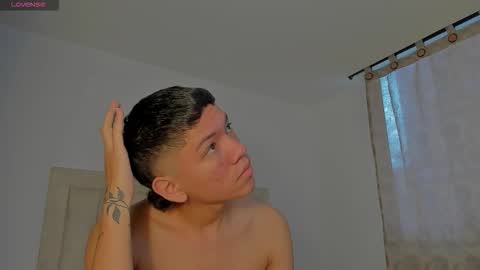 Juliiiiian online show from October 8, 11:52 am