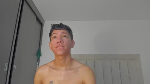 Juliiiiian online show from March 31, 11:10 am